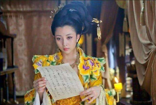 赵匡胤驾崩留下24岁皇后,赵光义面对貌美嫂子,他都做了什么?_宋皇后_