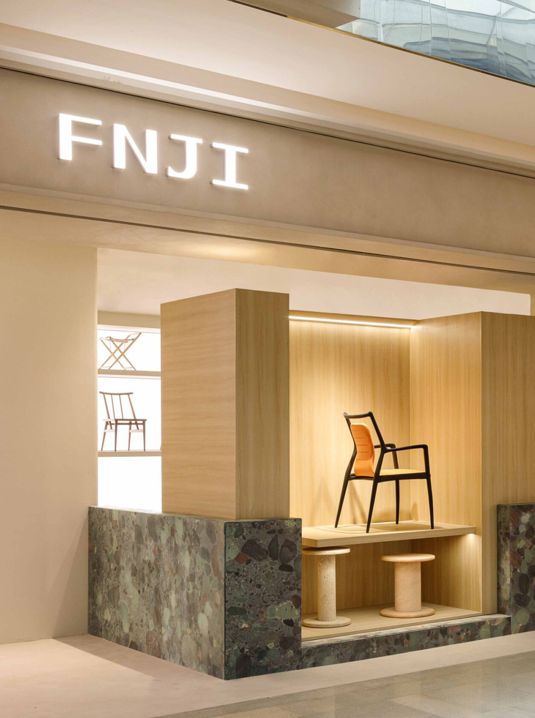 结合梵几咖啡品牌crag峋,于五感觉知间,以共融姿态,构筑一处集展示