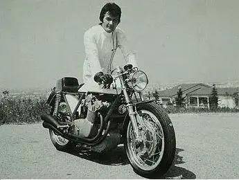 giuseppe morri和massimo tamburini三位创始人在意大利米兰正式成立