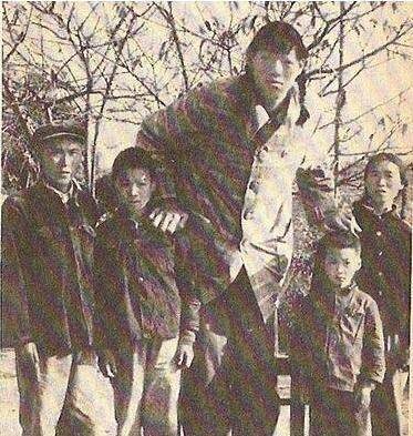 1982年,中国第一女巨人曾金莲去世,为何遗体38年还不下葬?