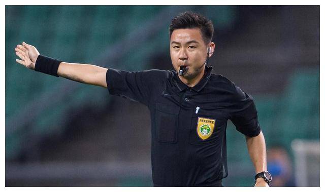 中甲黄翼主裁亲临狮战熊星执法双龙激战云南挑战南京