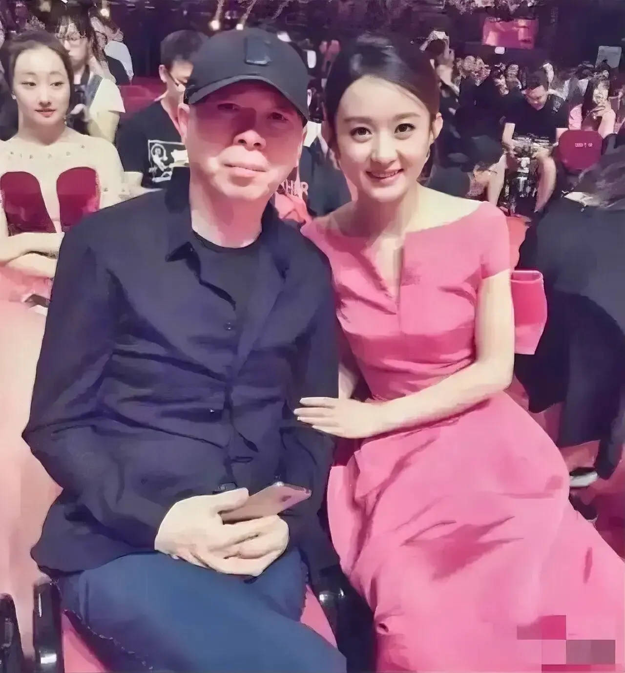 一次赵丽颖离婚后上节目主持人提到孩子抚养权问题赵丽颖听到孩子后