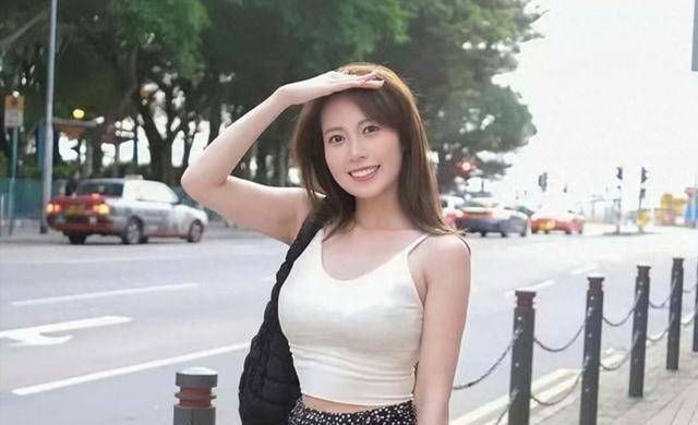 原创tvb女星黄婧灵遭前辈调戏因身材丰满困扰感觉胸前负担太重
