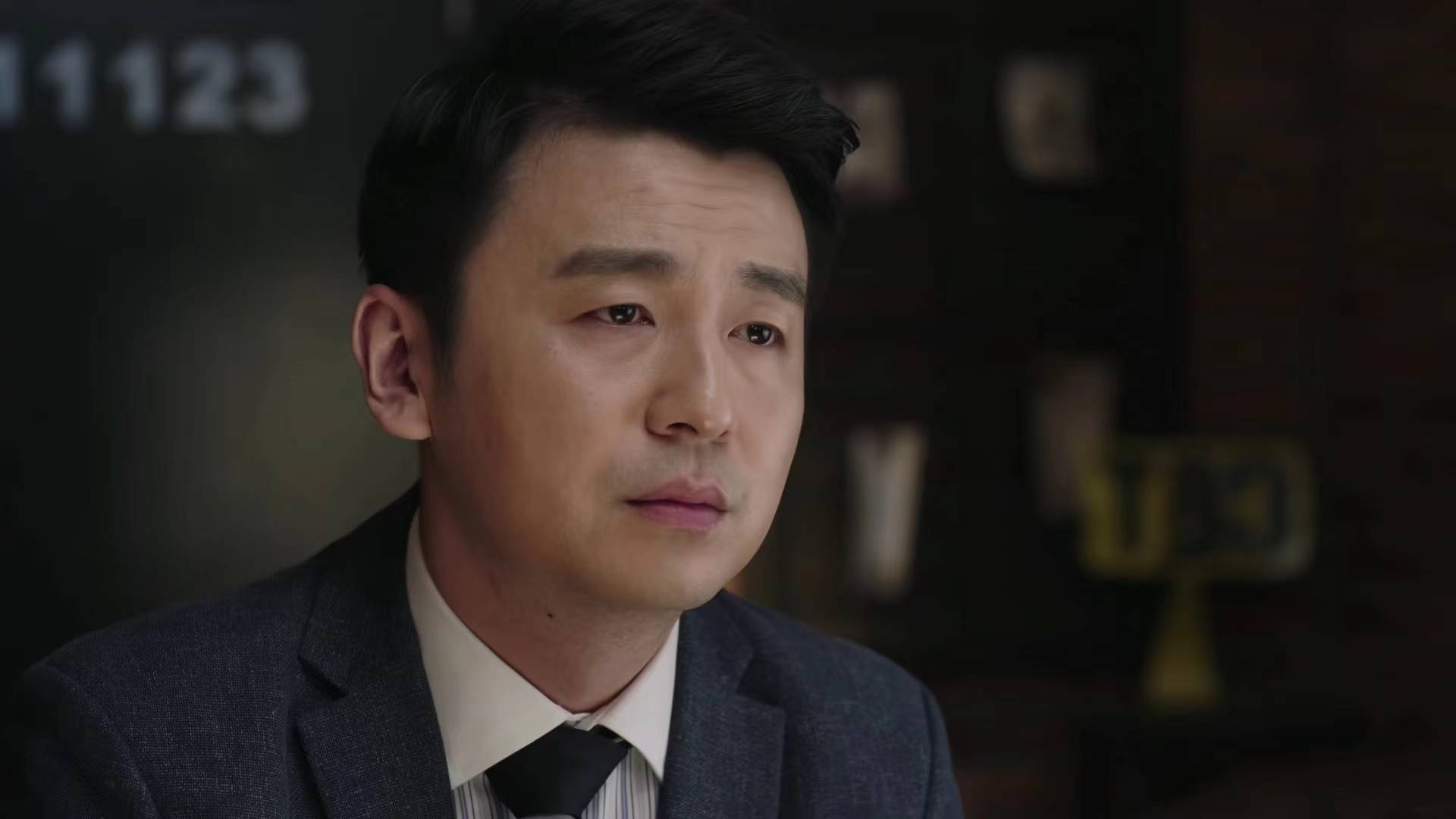 我的前半生陈俊生铁心要与凌玲离婚搬到罗子君的房子居住