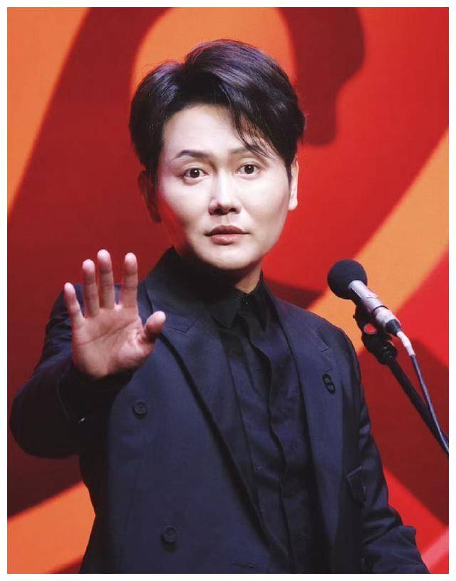 刚结束德云社孟鹤堂专场红人再度投身微电影拍摄活力无限