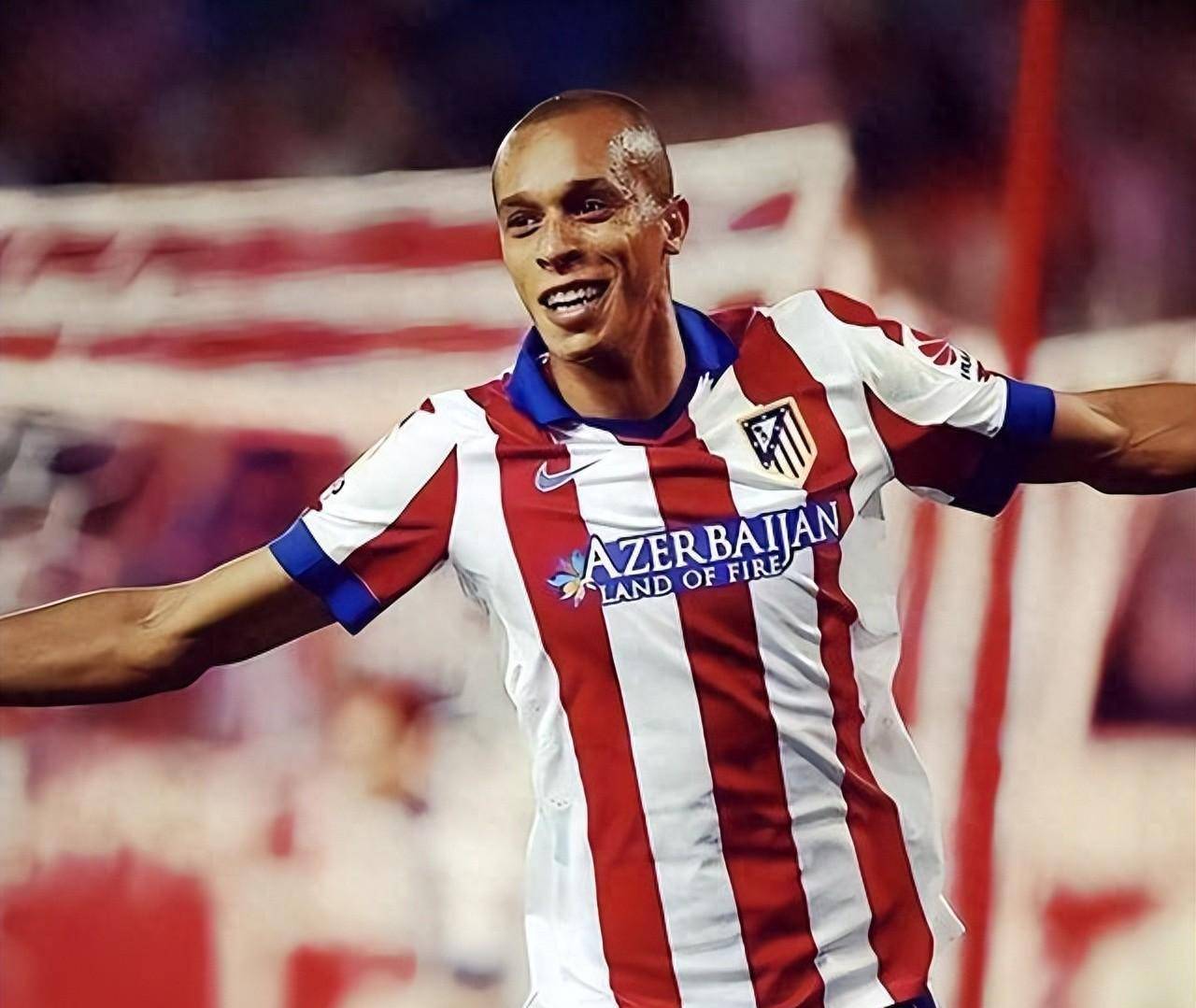 虽然十哈格几乎成为了安东尼的亲生父亲,但巴西球星本赛季持续低迷