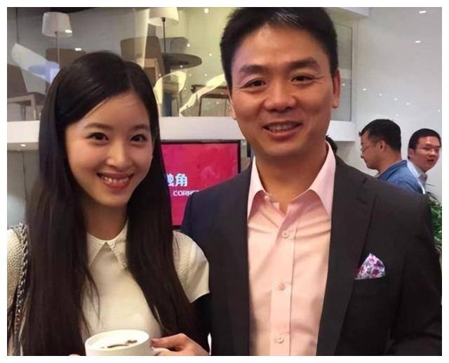 原创刘强东宠溺章泽天的女儿前任之子引发一生之痛真相揭开