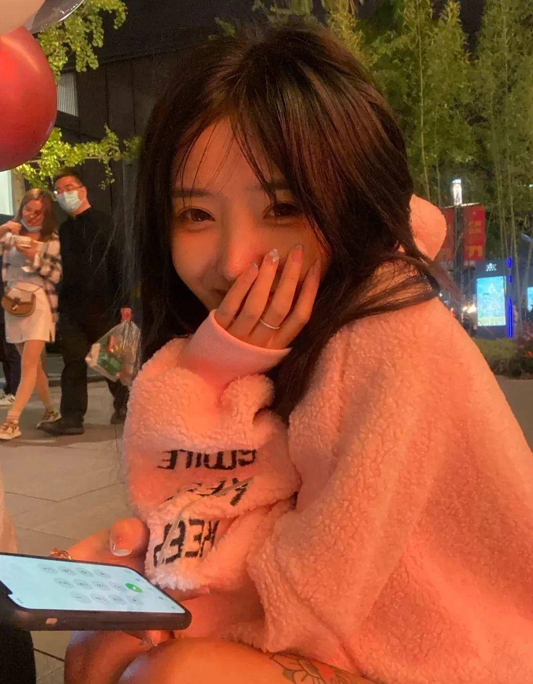 原创套路璐被封号曾送前男友百万豪车却向殷世航索要520万彩礼