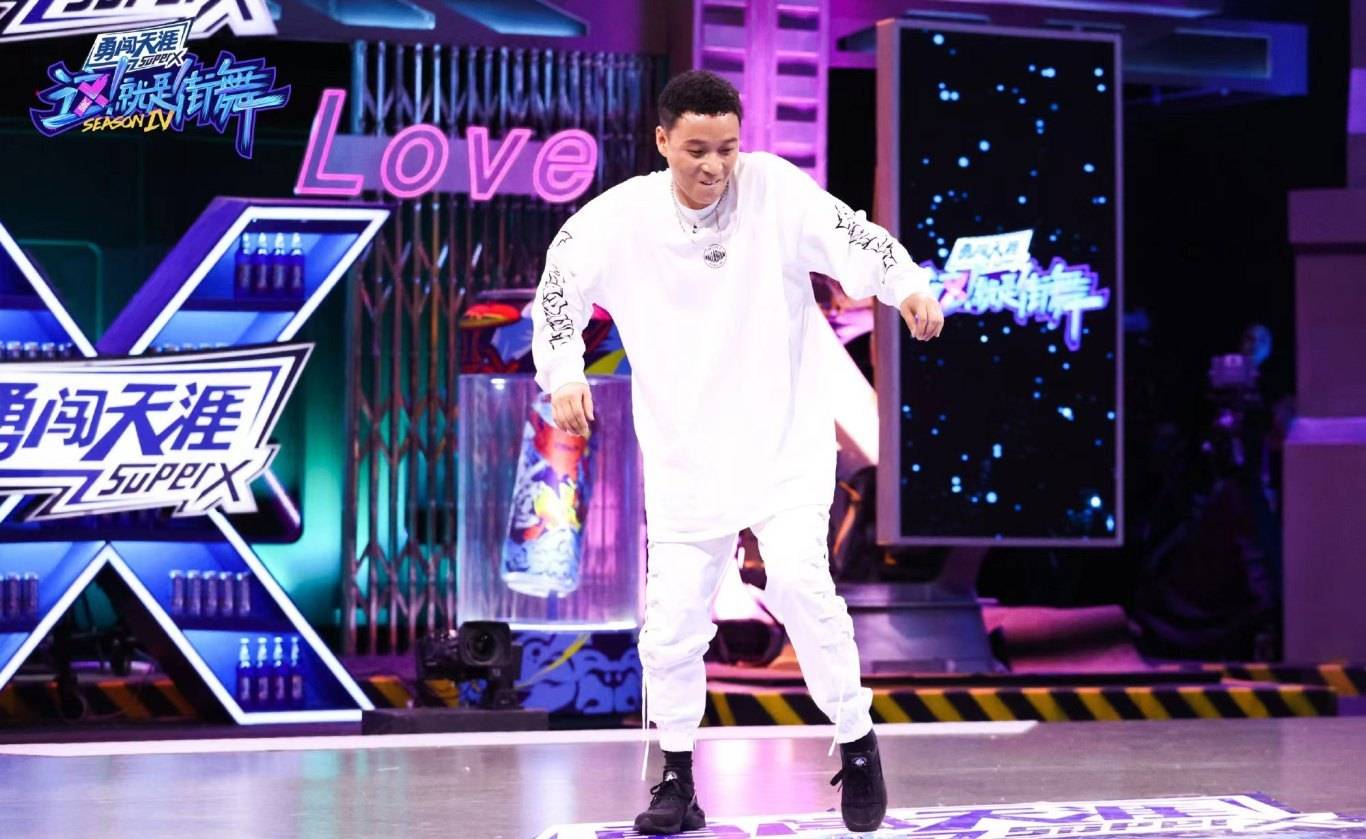 街舞巨星肖杰助力跳跳大师引领ai舞蹈教育风潮