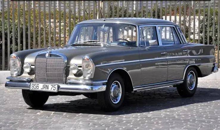 (奔驰300se)hans werner aufrecht和erhard melcher两位主创人在创立