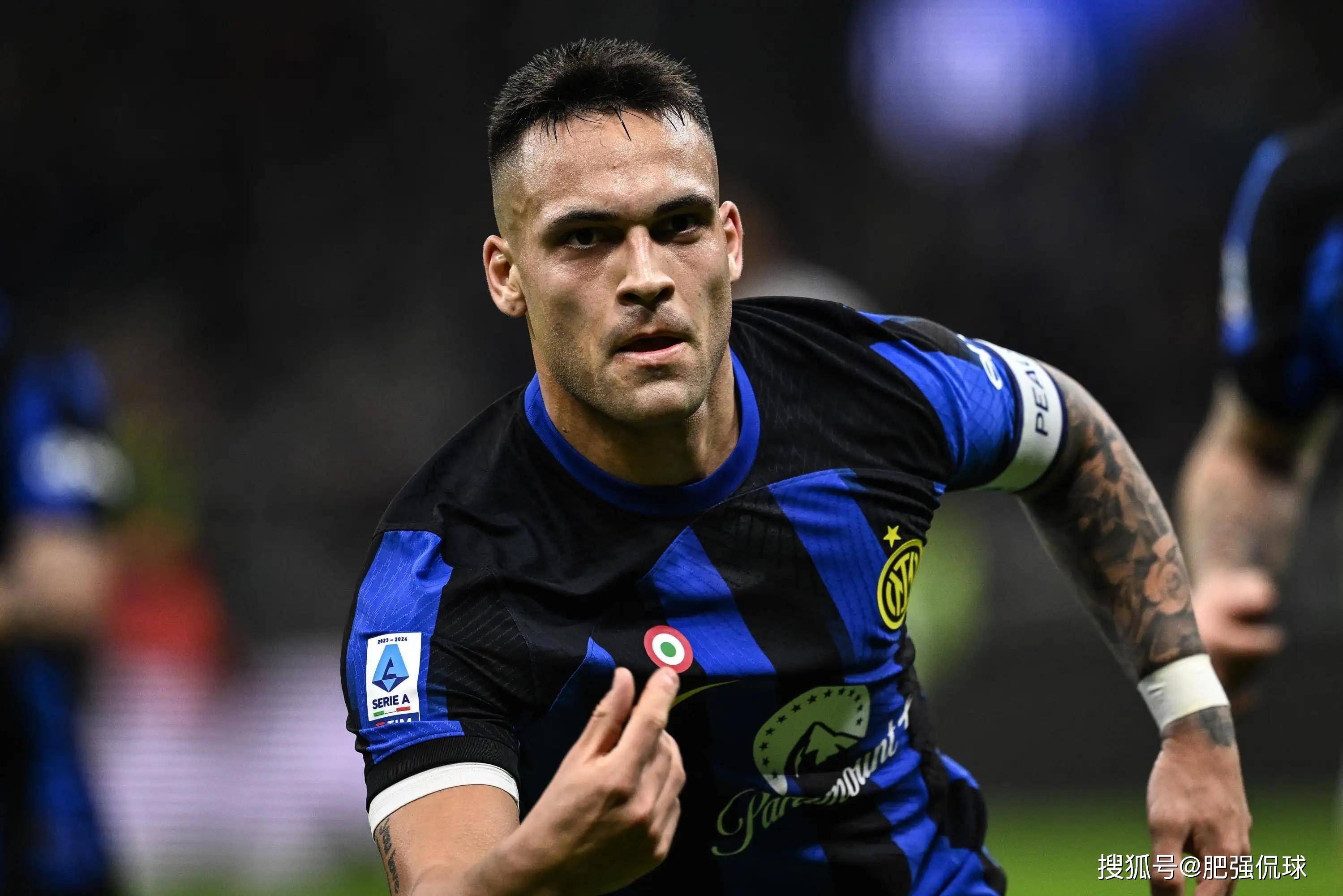 比较难打破,那就是伊瓜因在2015/16赛季创造的36球意甲单赛季进球记录