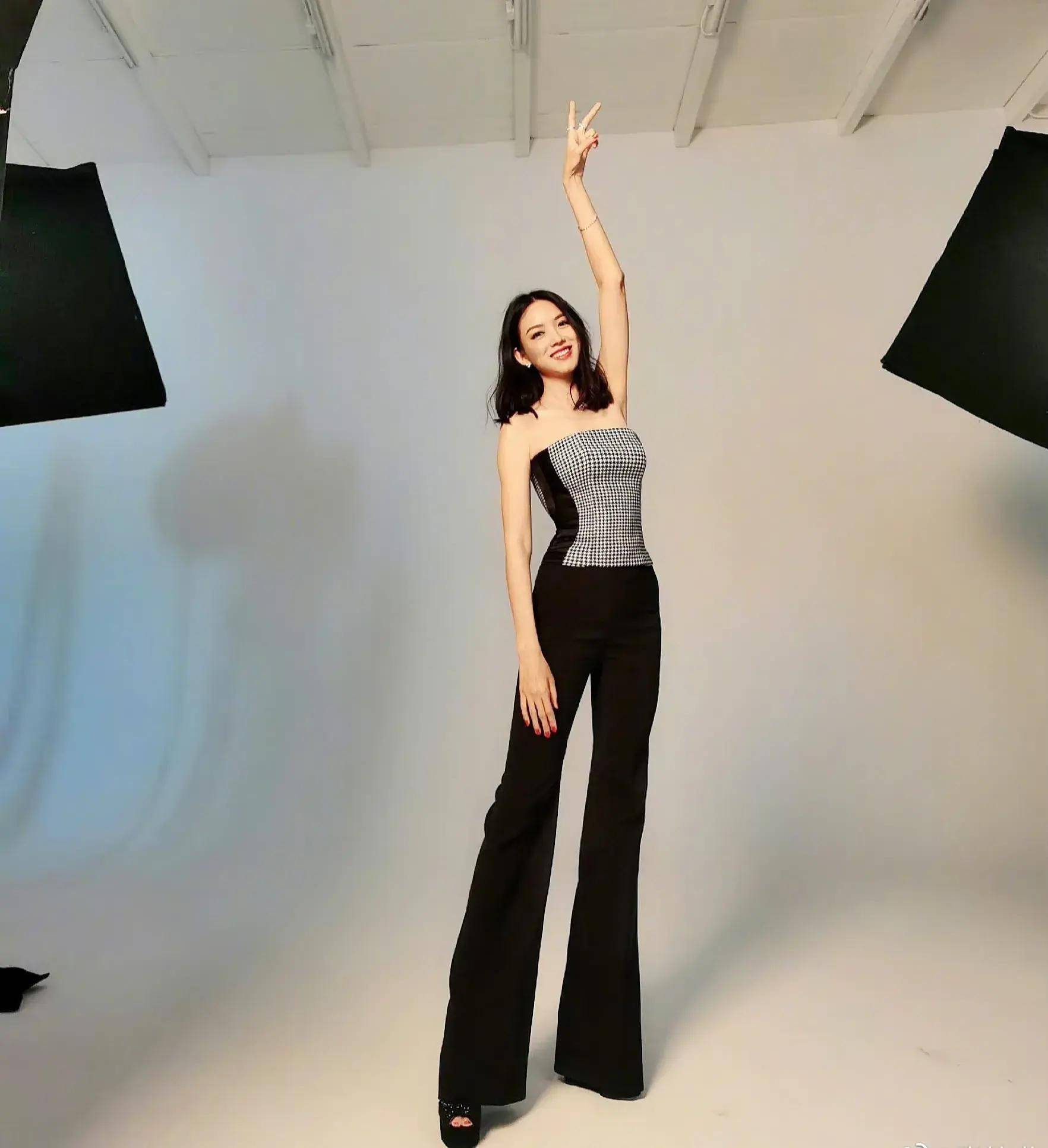 原创人间清醒拒嫁30亿豪门艳压奚梦瑶39岁的她幸福到流油