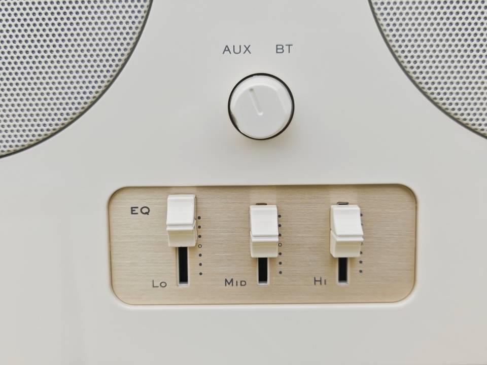 复古与现代完美融合:Tivoli Audio SongBook户外便携音响体验分享!