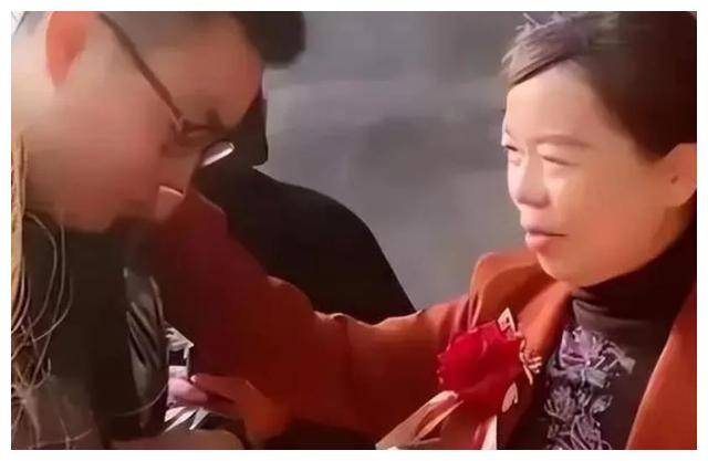 大度之举,田静发视频回应清空儿女信息,郭威言行疑涉孩子_奇奇_群众