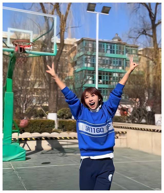 原创欧阳夏丹篮球场上的灌篮王绝对百投百中