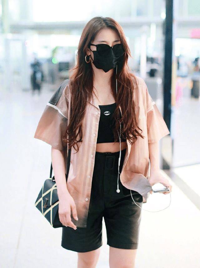 原创青你2遗憾出局172girls金子涵强势出道机场穿搭潮酷性感