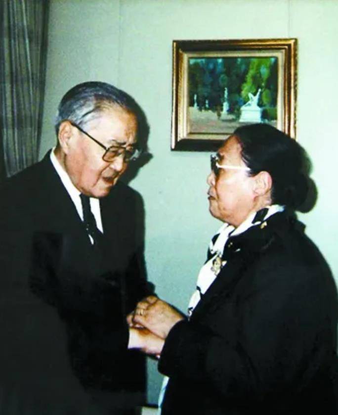 中国最排面的婴儿出生时军队保护产房国家鸣13响礼炮为他庆生