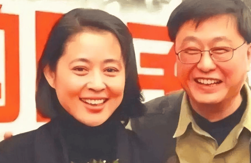 为给儿子治病,倪萍几乎花光了家里所有的钱,夫妻两人也因理念不合于