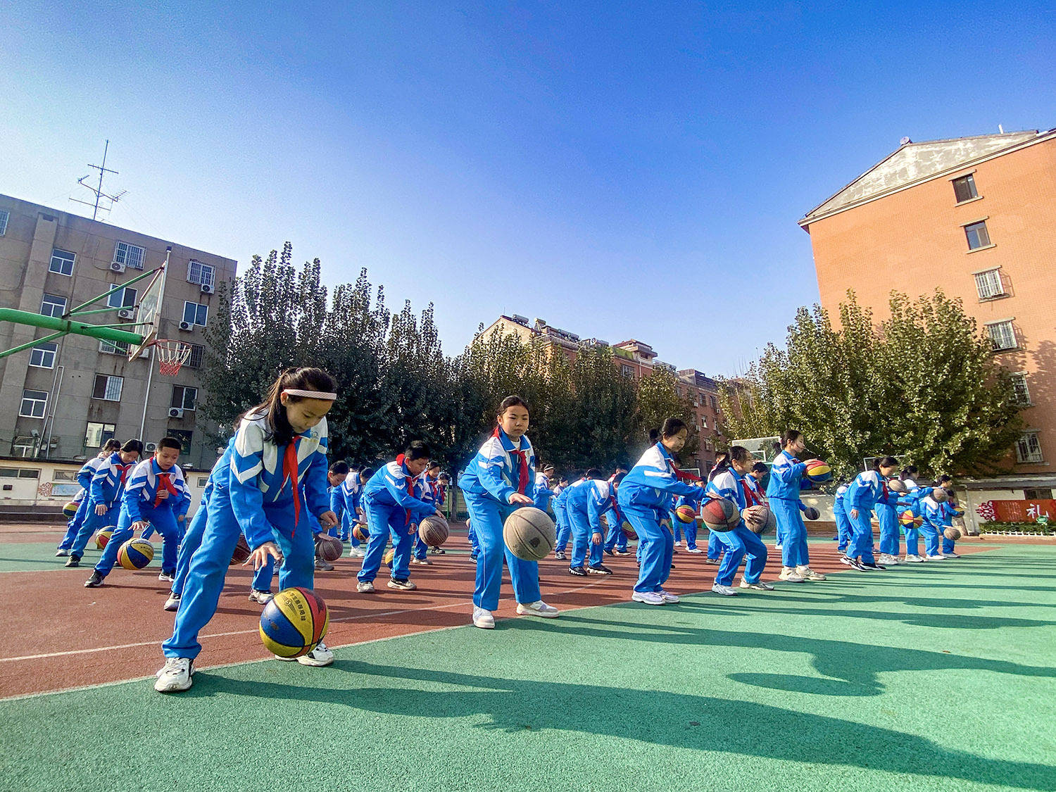 羡慕这样的课间 德州小学生阳光大课间撒欢儿玩