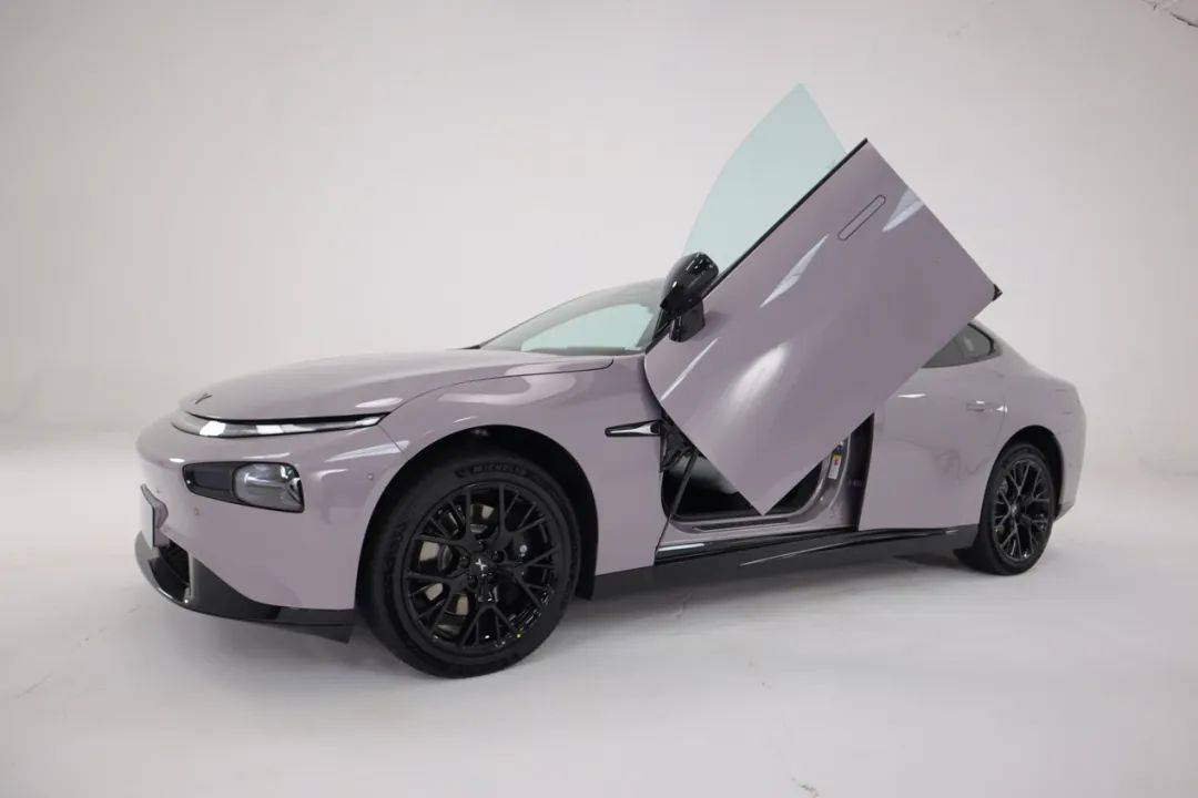 展翅高飞,小鹏 p7i 鹏翼版静态体验