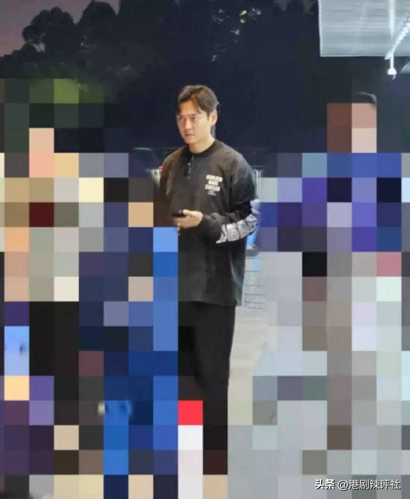 tvb小生疑当众黑脸白眼路人,恐因旧爱结婚心情差,事业陷瓶颈_张振朗