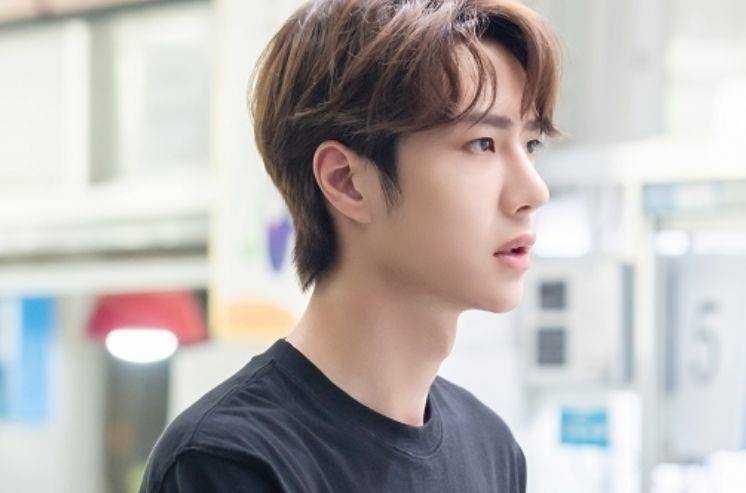 王一博家基因太强大姐弟俩一模一样网友确定不是戴了假发