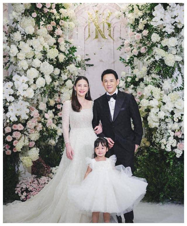 泰娱白富美natalie盛装再婚星光熠熠泰国首富出席