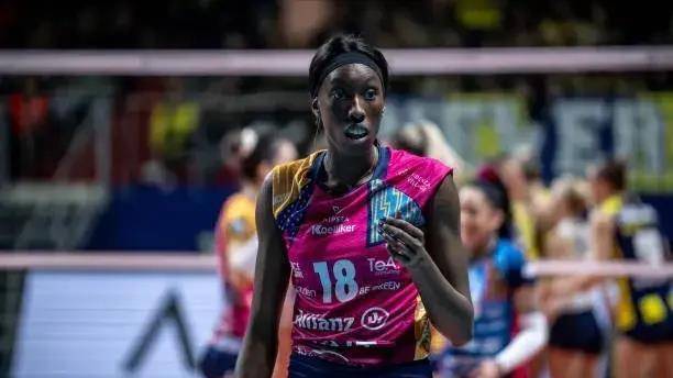 原创艾格努35分力压瓦尔加斯获胜进欧冠决赛拿到mvp