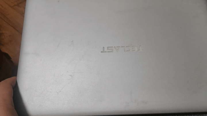 然后咱又试了下台电的这个n4100 锁6w功耗亮度可调范围不宽晚上看刺眼