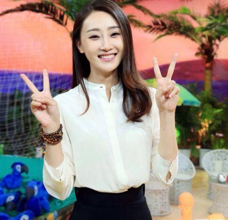 出道就被成龙力捧,参加综艺被吐槽,自以为很红却被戏骨当面打脸_林鹏