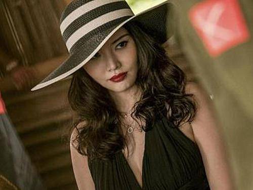 2015年,她出演了《澳门风云3》这部比较出名的电影,在影片中能够跟