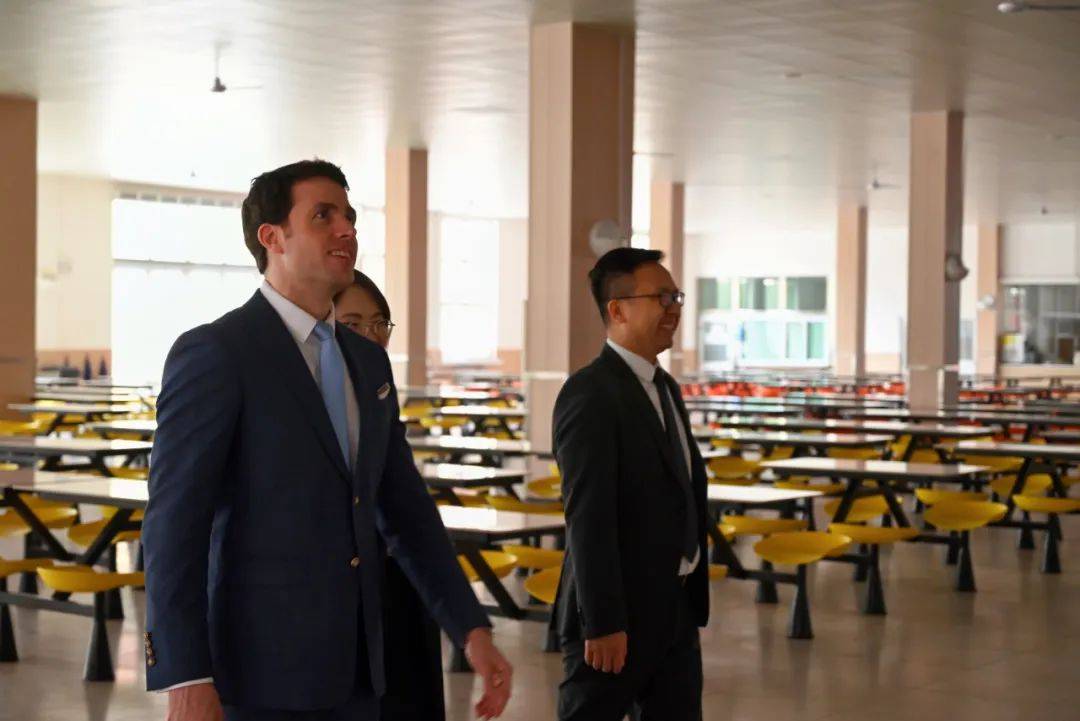 图说河外河北外国语学院附属中学与加拿大达英国际学院成功签约