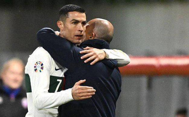 原创葡萄牙国家队内讧升级坎塞洛怒批c罗或导致其替补出场