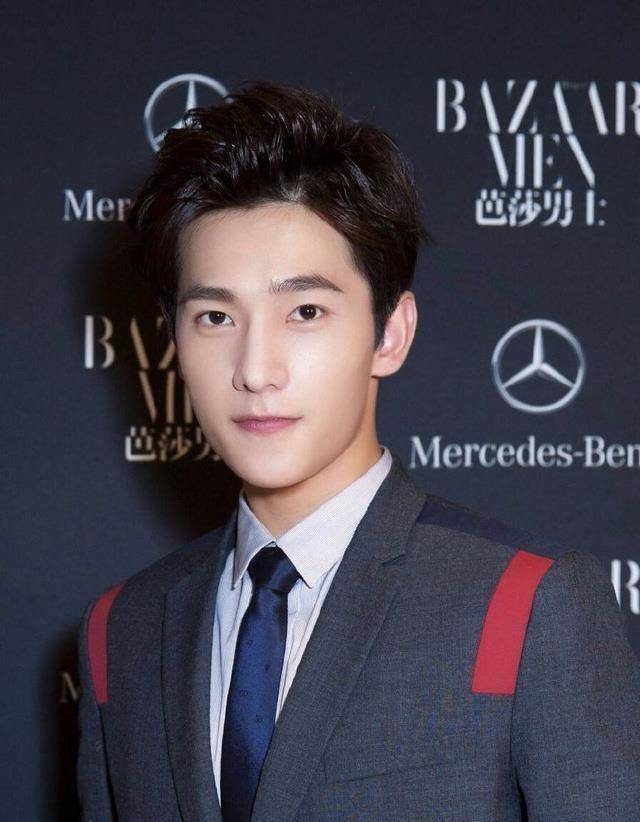 随后其主演的青春励志剧《旋风少女》取得全国同时段电视剧收视冠军