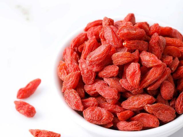 48岁男子坚持每天吃枸杞降血糖,养肾,半年后,健康情况如何?_成分_简先