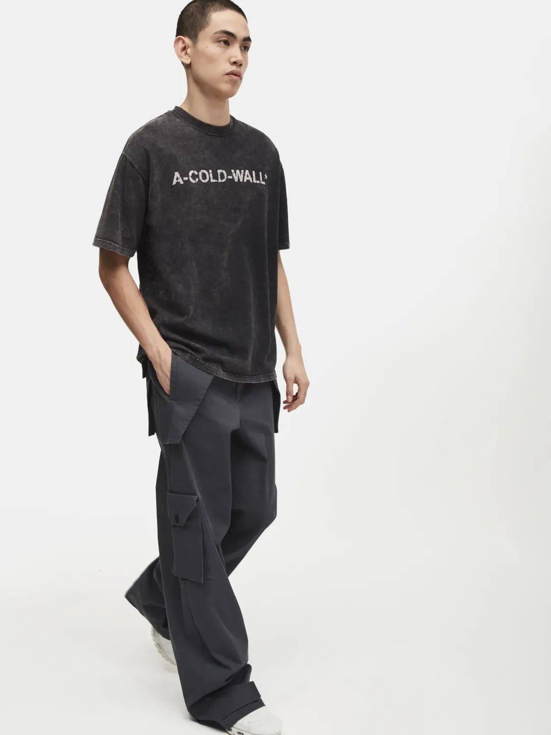 每件单品都充满细节与意趣,我想这也正是a-cold-wall*的迷人之处.