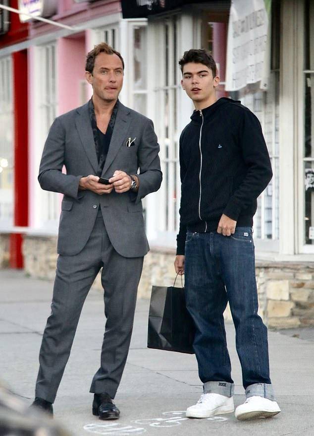 原创有人颜值胜父母有人平凡似路人星二代如今都时尚好了吗