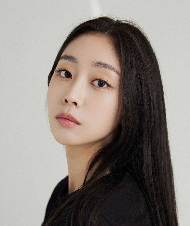 lovelyz徐智秀在组合解散后被目击在工厂做女红网友很尊重她