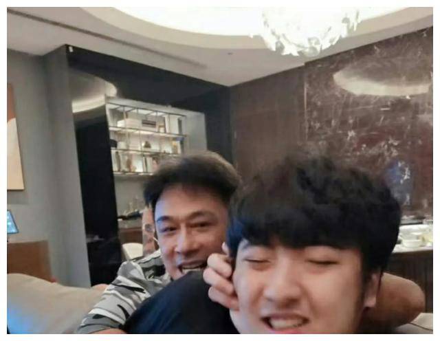费曼点评吴镇宇综艺表现,父子互动风趣搞笑,笑料百出!