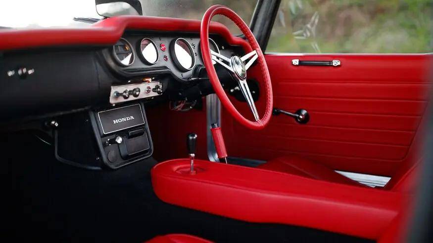 吴彦祖是怎样玩车的,看他改造的1968年本田s800 coupe,爱不爱?