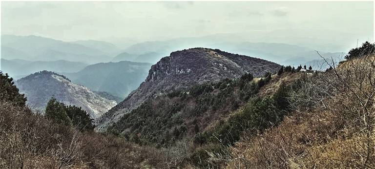 蓝关古道经过的山岭.正在建设的羌村杜甫文化生态园.远眺潼关古渡.