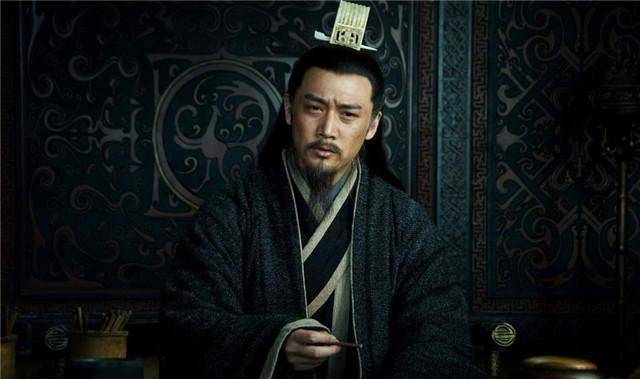 诸葛亮明明可以骑马为何每次出征偏偏坐着轮椅原因其实很简单