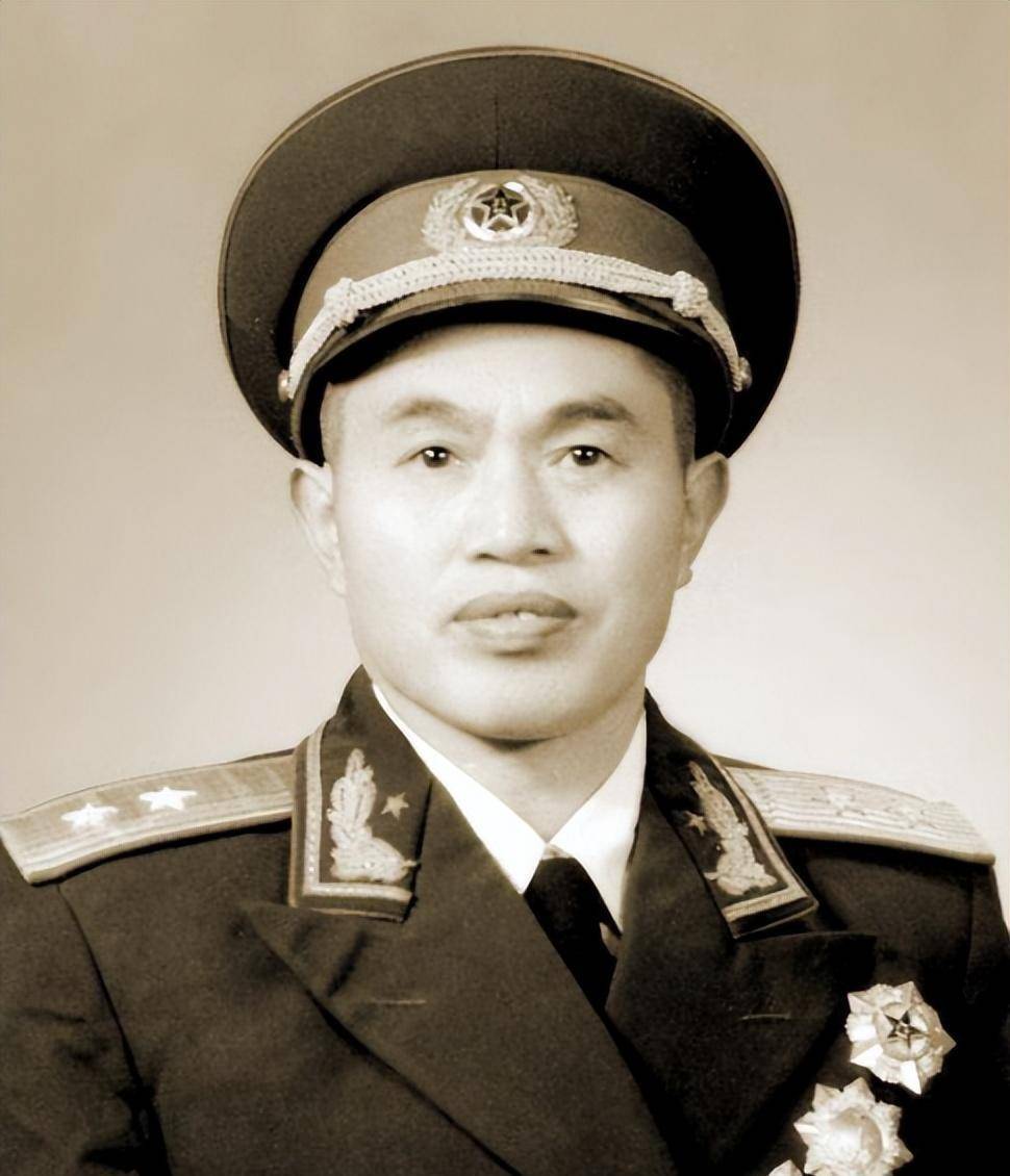 原创皮定均派人考验张桃芳张桃芳用三名美军人头换了皮定均一双皮鞋