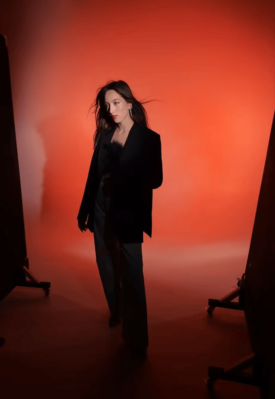 超级爆款的外籍专业服装美女模特——anna k.