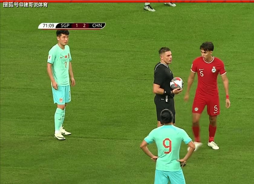 颜骏凌站位令人不解,海港组合再现巴吞联式丢球_新加坡队_国足_比赛