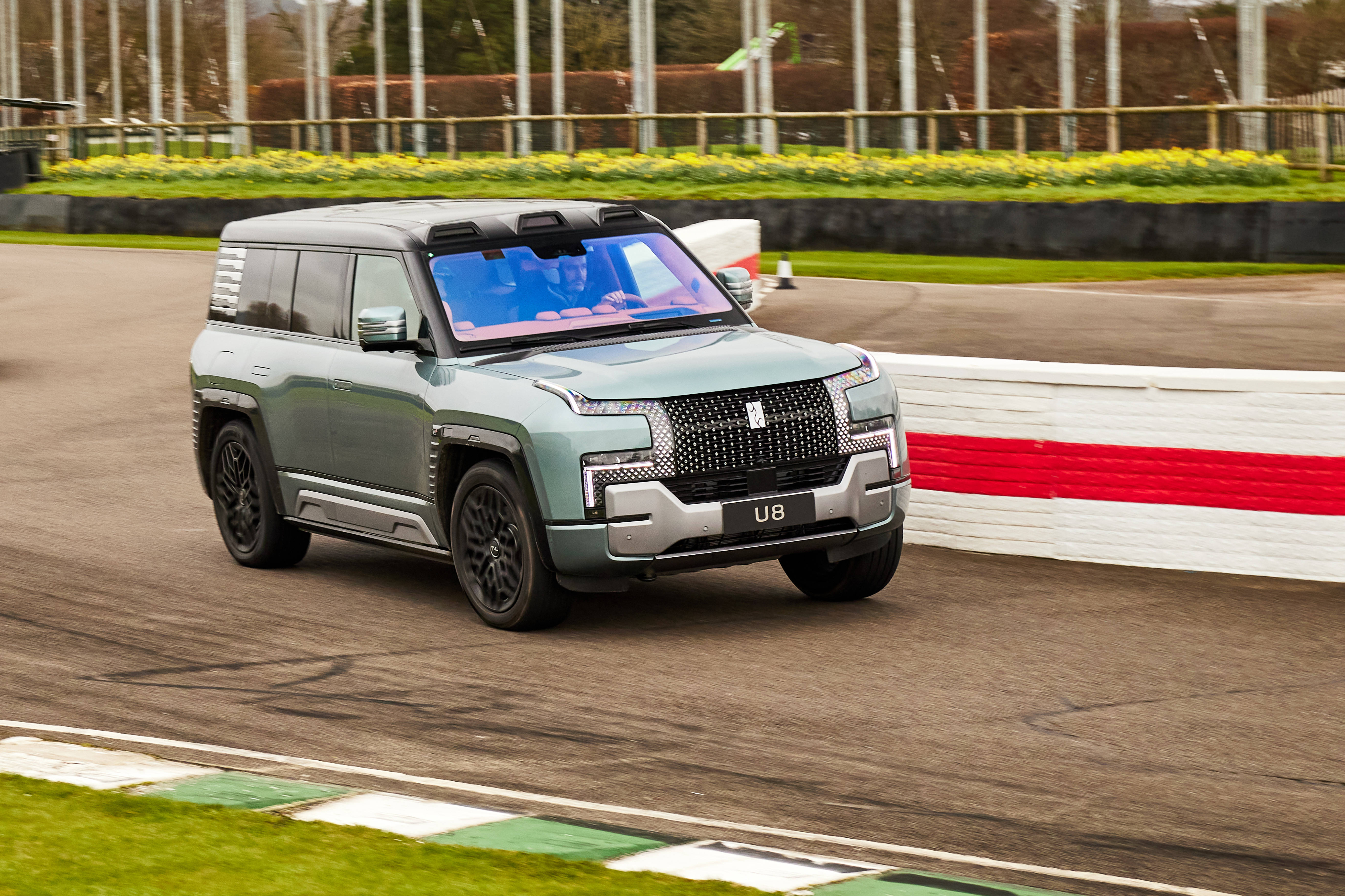 仰望u8冲上古德伍德赛道!_搜狐汽车_搜狐网