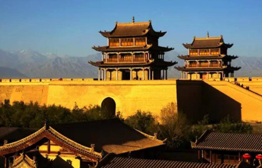 后来,他开始在嘉峪关动土,修建了一座酒泉,玉门,黑山,祁连山等地的