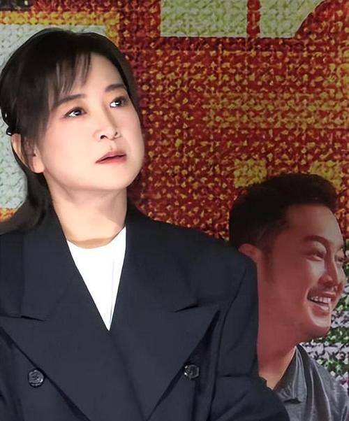 贾玲亮相好莱坞片场,网友晒照引关注