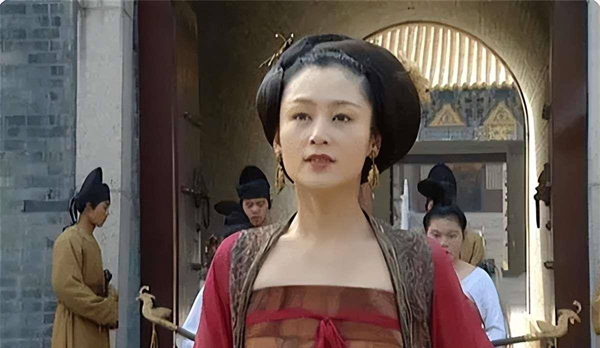 为了向薛绍表达自己的情感,太平公主筹备了一场盛大的婚礼.