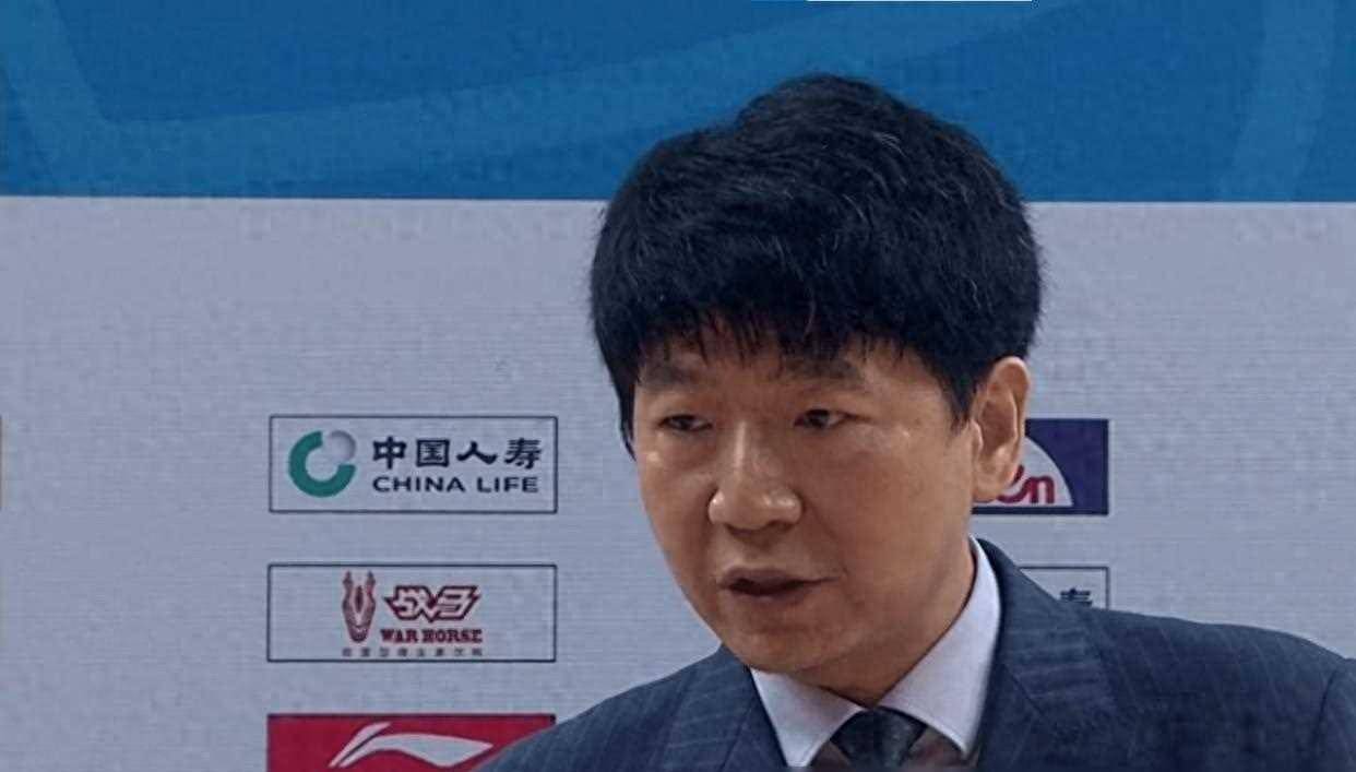 原创邱彪的提问让记者们无言以对具体发生了什么